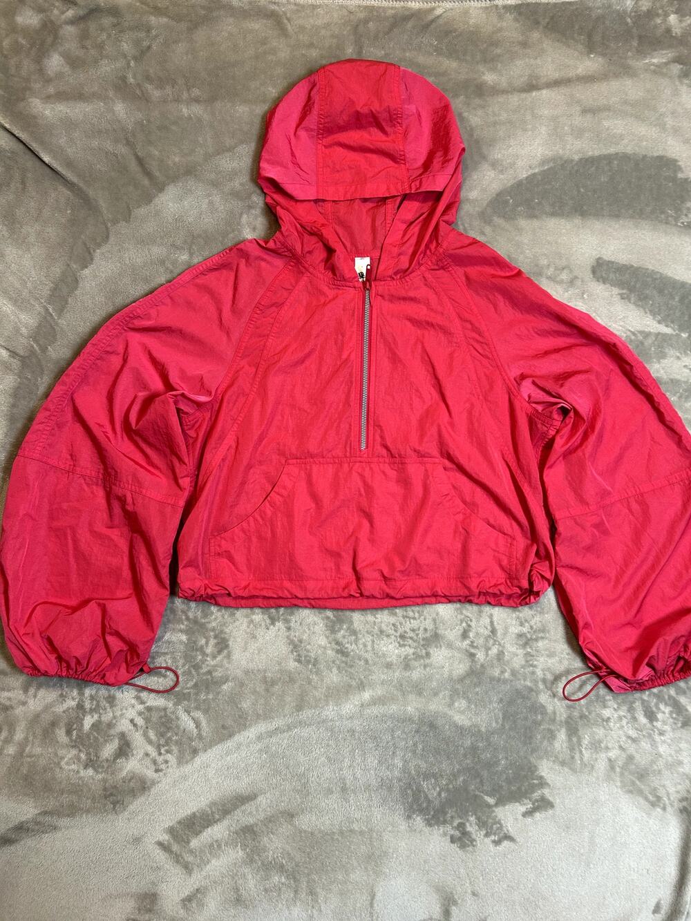 lululemon Scuba Cropped Anorak Pink Dragonfruit Size 6 Athleisure Pilates Gym